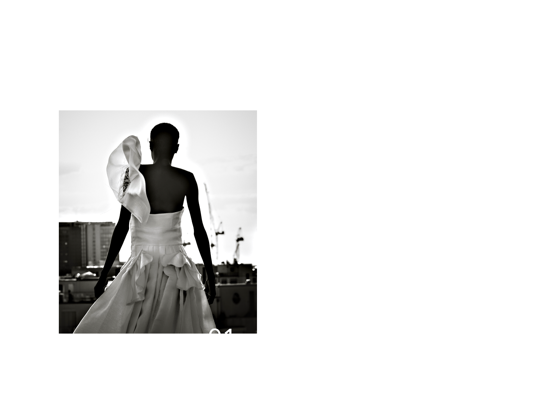 Couture Hochzeitskleid aus Seidenbast für die Wellenbraut mit purer Sinnlichkeit